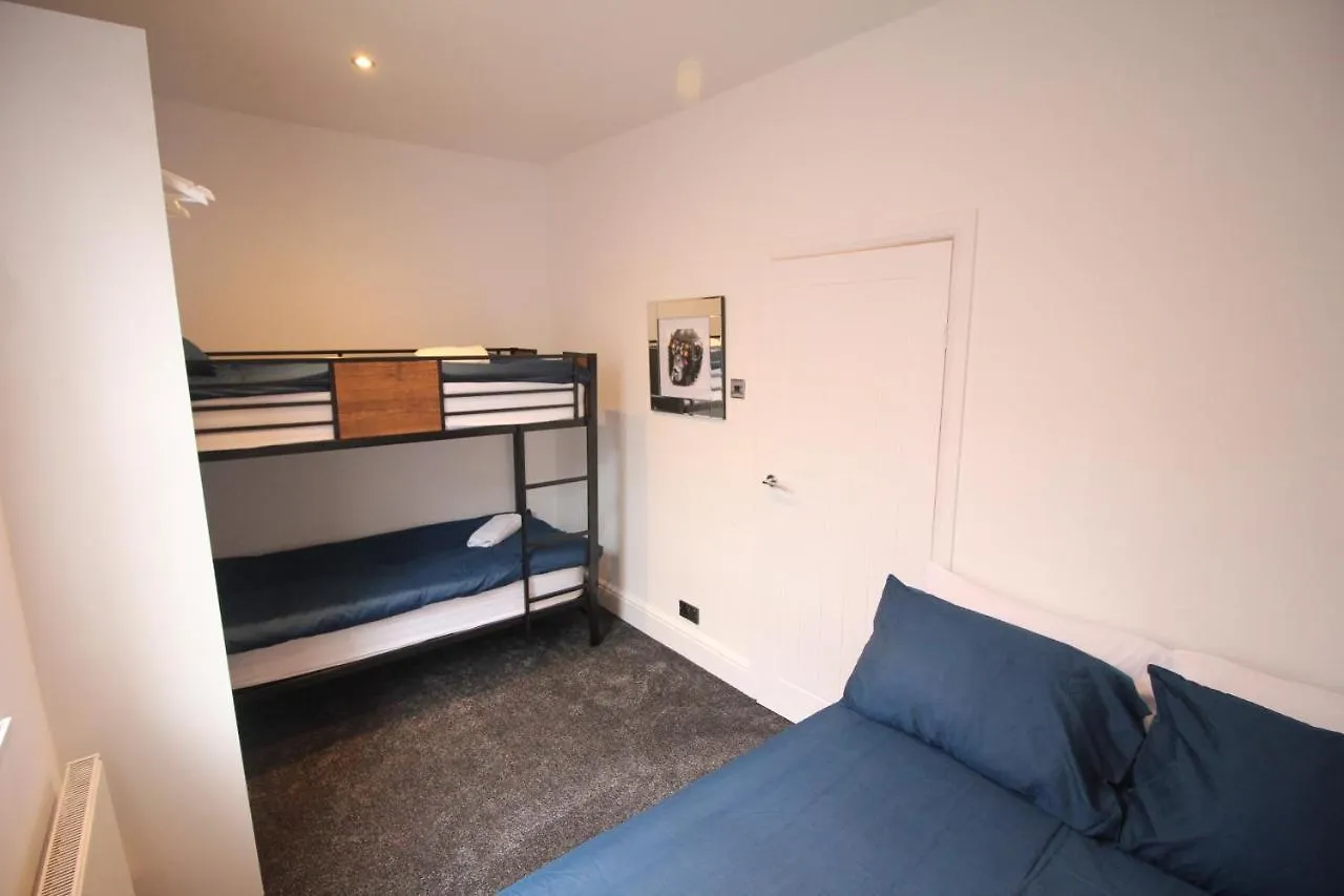 Media Manor - Fully Refurbished In 2022 - Large 6 Bedrooms, 3 Bathrooms Plus Media Games Room Blackpool 0*,