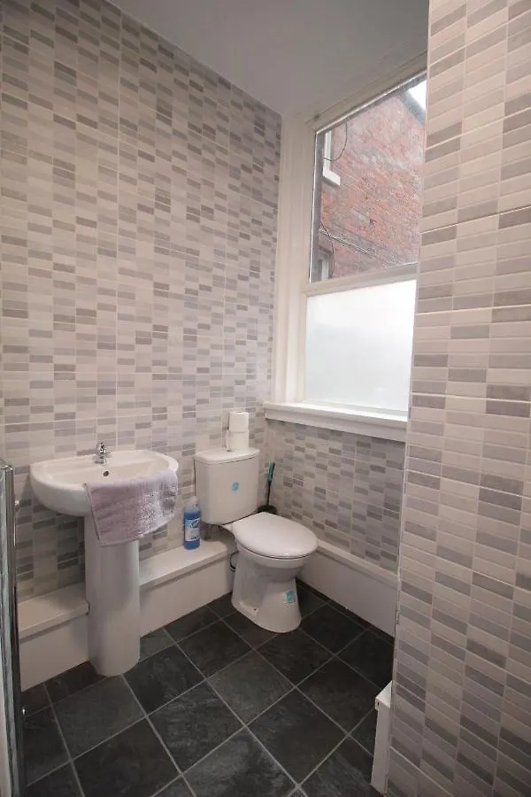 Holiday home Media Manor - Fully Refurbished In 2022 - Large 6 Bedrooms, 3 Bathrooms Plus Media Games Room Blackpool