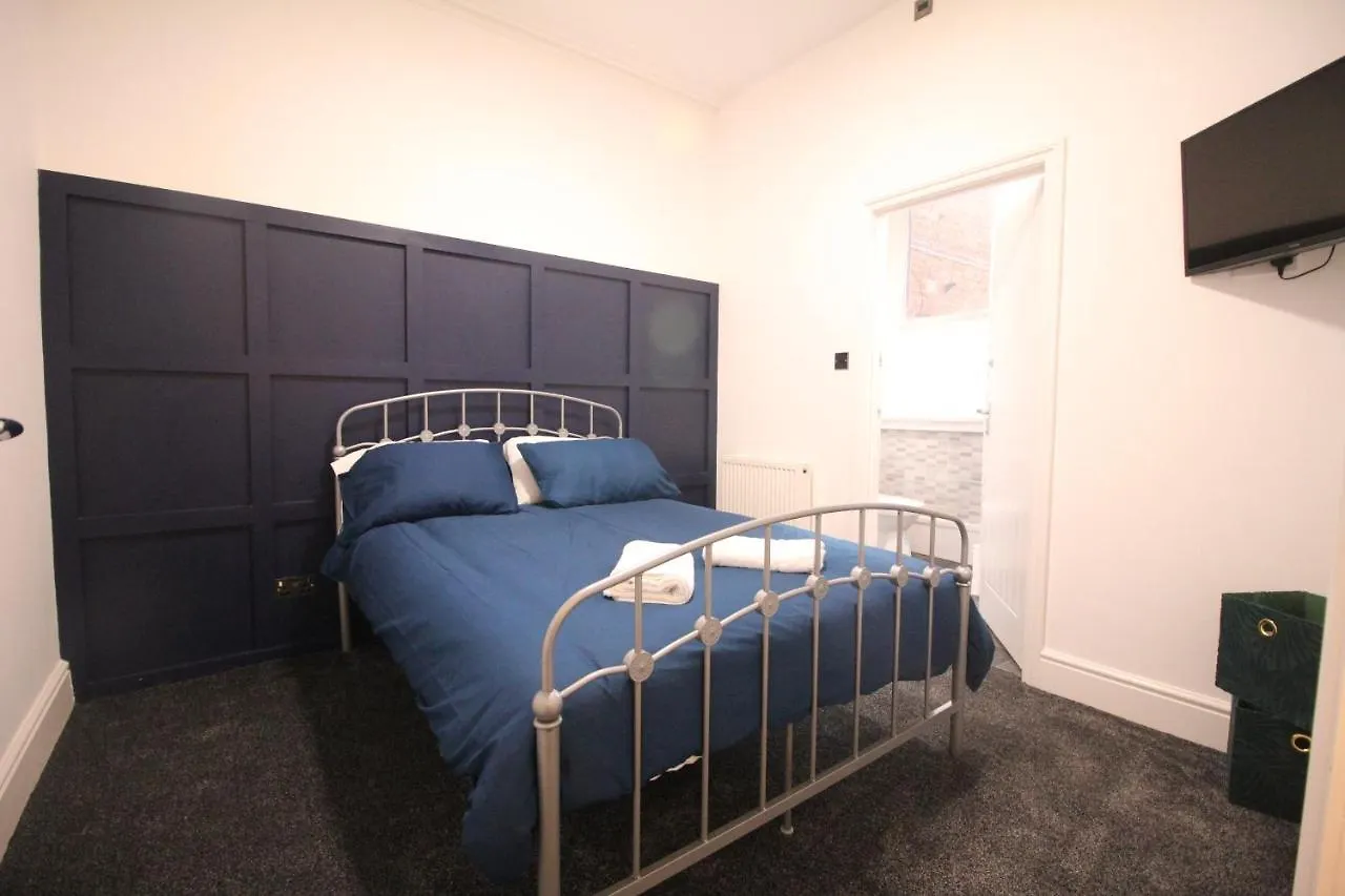 Holiday home Media Manor - Fully Refurbished In 2022 - Large 6 Bedrooms, 3 Bathrooms Plus Media Games Room Blackpool