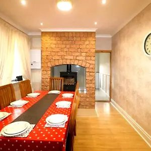 Holiday home Cheerful 4-bedroom Close To The Sea, Blackpool